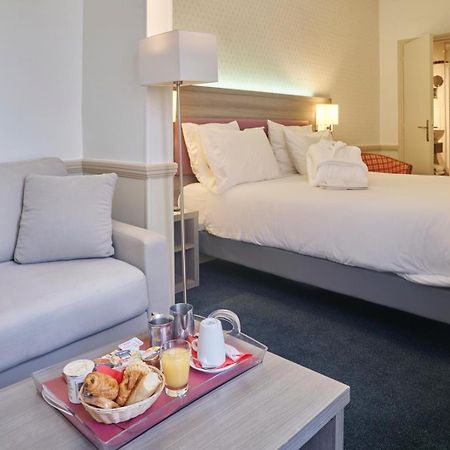 Hotel Poussin パリ エクステリア 写真