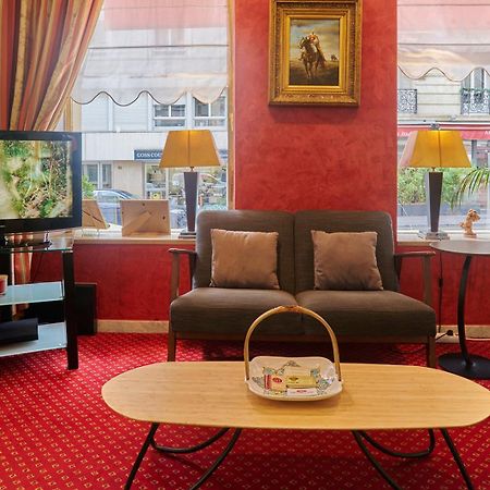 Hotel Poussin パリ エクステリア 写真