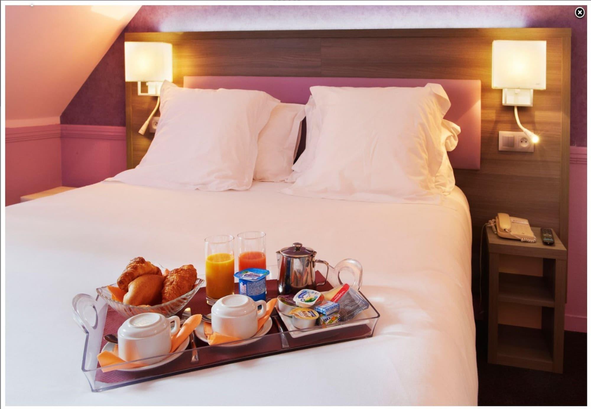 Hotel Poussin パリ エクステリア 写真