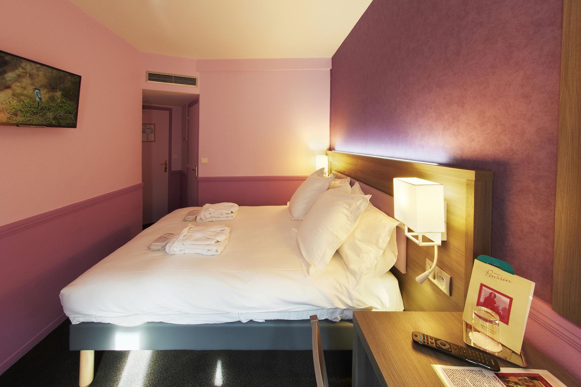 Hotel Poussin パリ エクステリア 写真