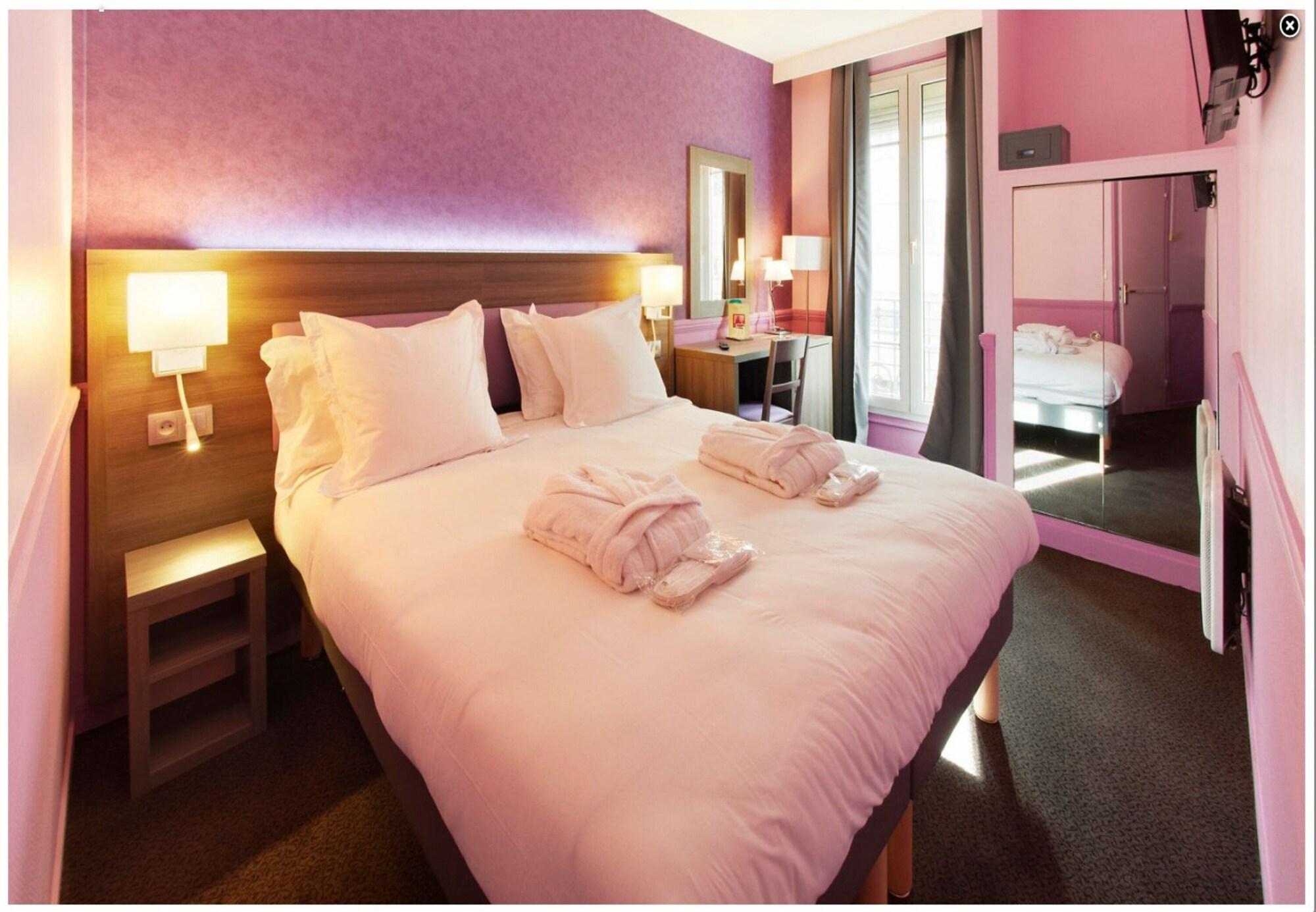 Hotel Poussin パリ エクステリア 写真