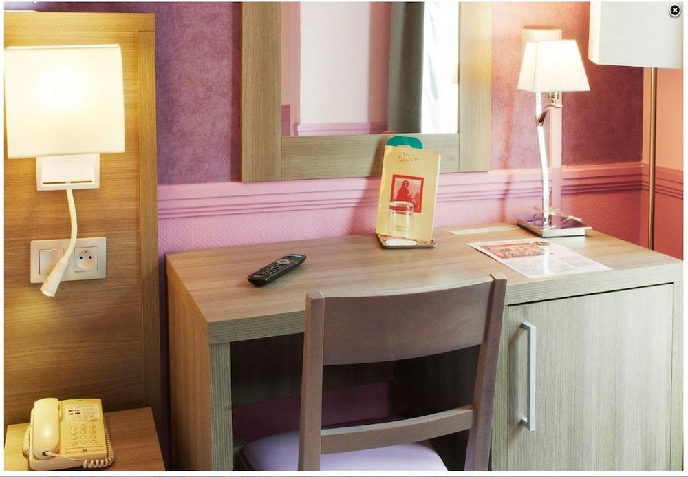Hotel Poussin パリ エクステリア 写真