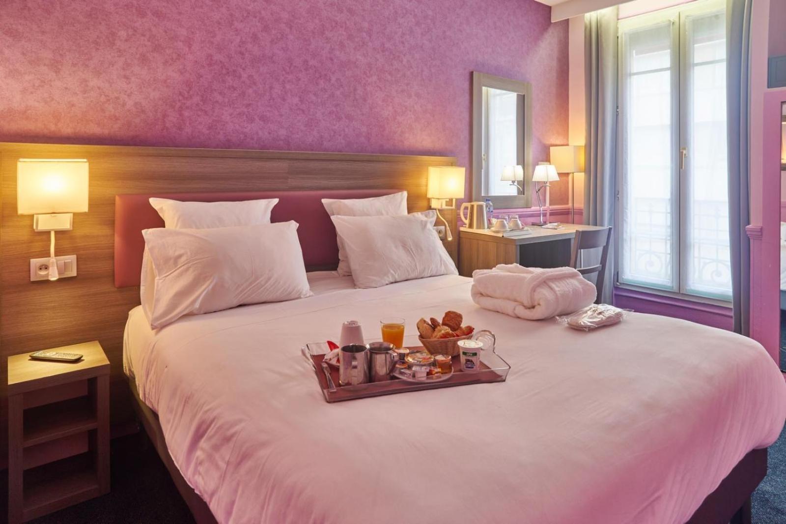 Hotel Poussin パリ エクステリア 写真