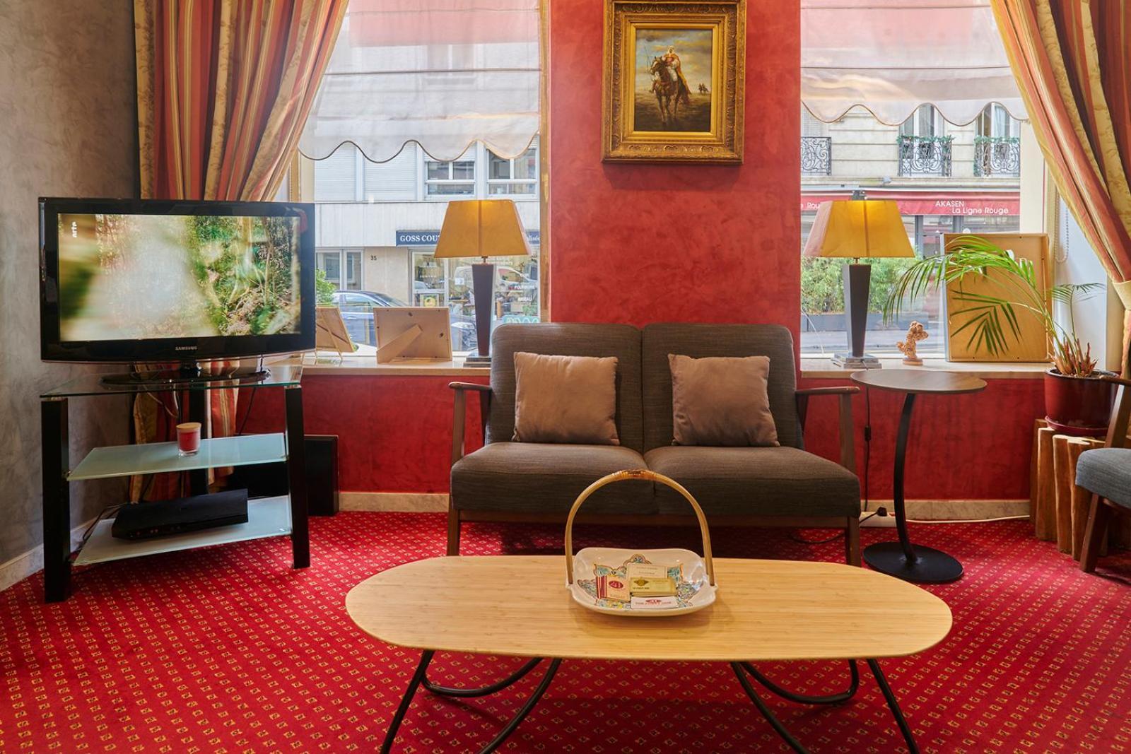 Hotel Poussin パリ エクステリア 写真