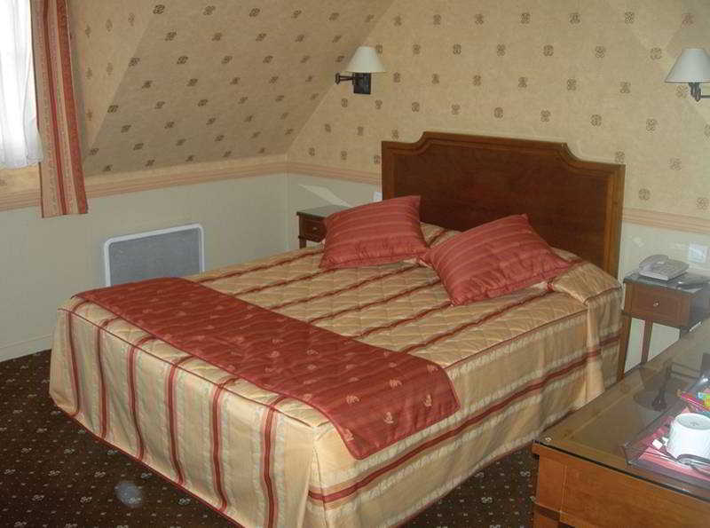 Hotel Poussin パリ 部屋 写真