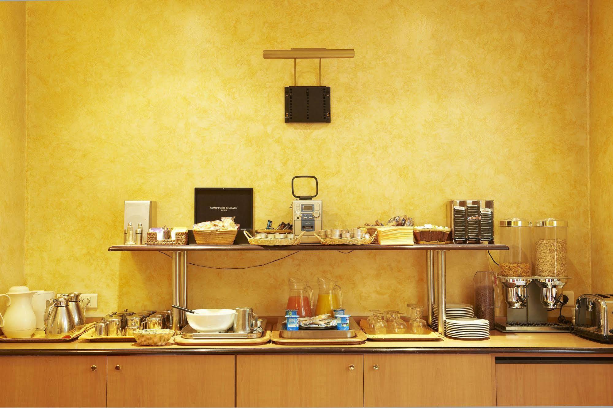 Hotel Poussin パリ エクステリア 写真
