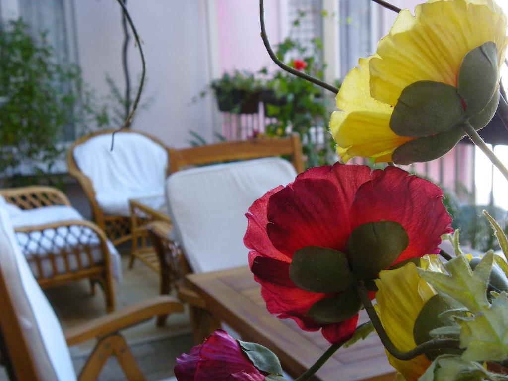Hotel Poussin パリ エクステリア 写真